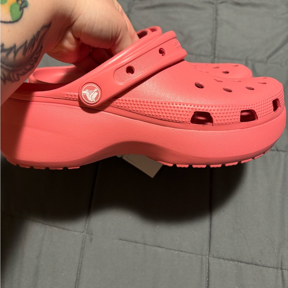 CROCS Women’s Hot Blush Classic Platform Clog Shoe Size 10 - Picture 4 of 8